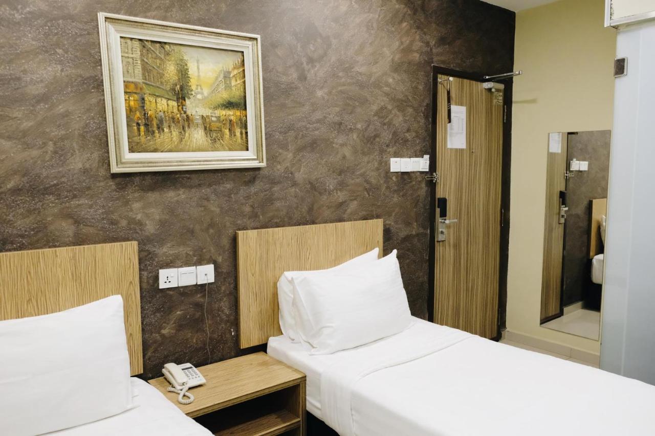 Era Plus Hotel Seri Kembangan Kültér fotó