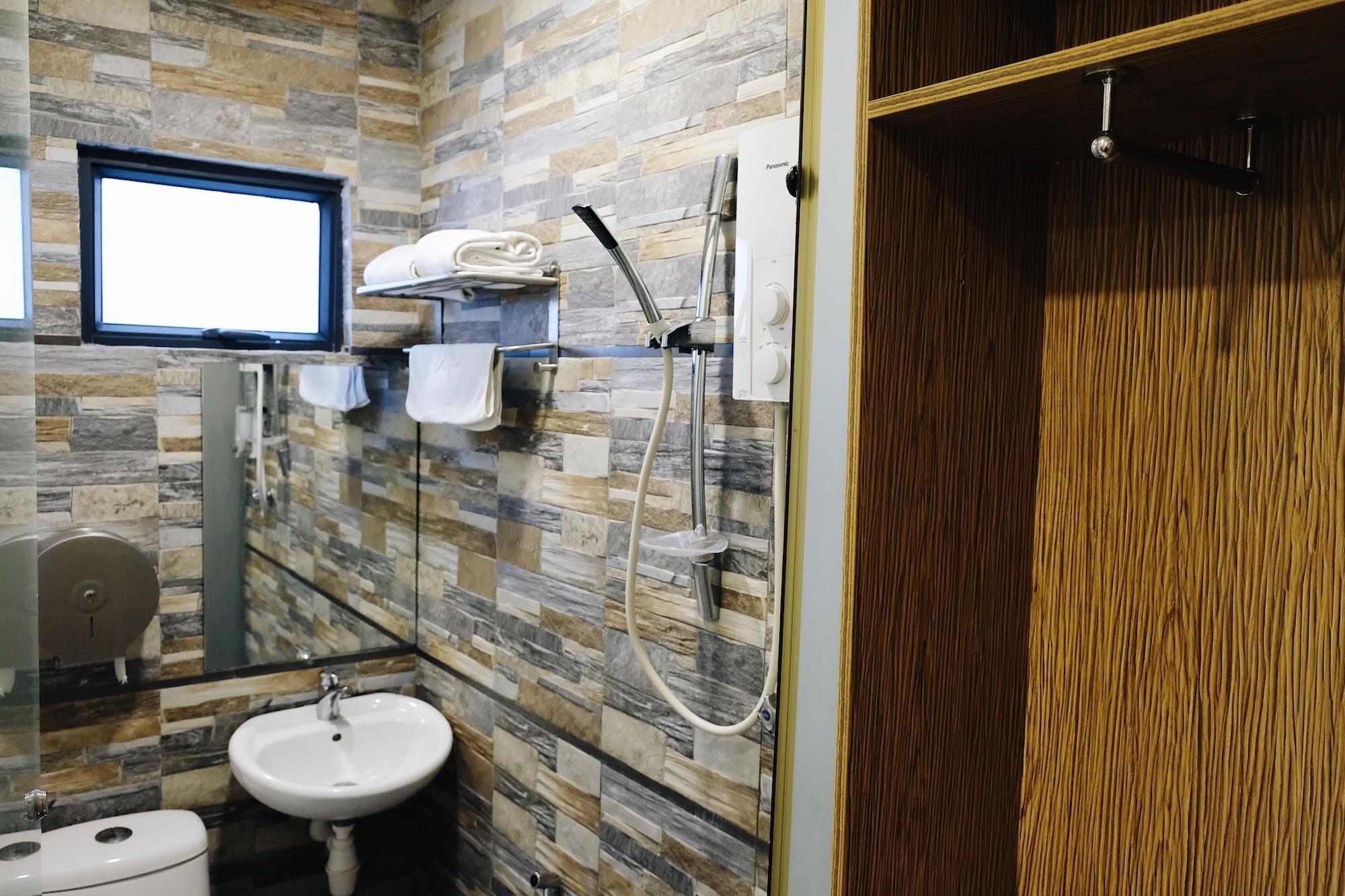 Era Plus Hotel Seri Kembangan Kültér fotó