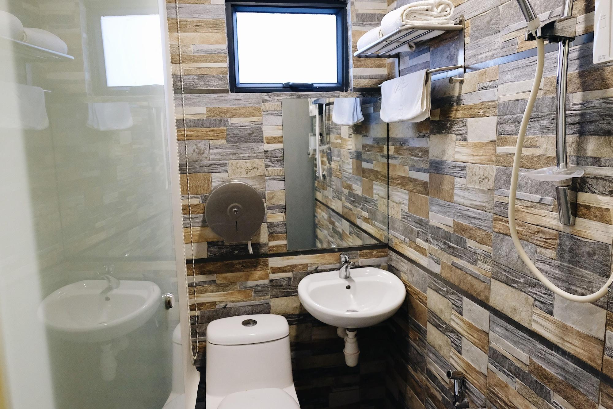 Era Plus Hotel Seri Kembangan Kültér fotó