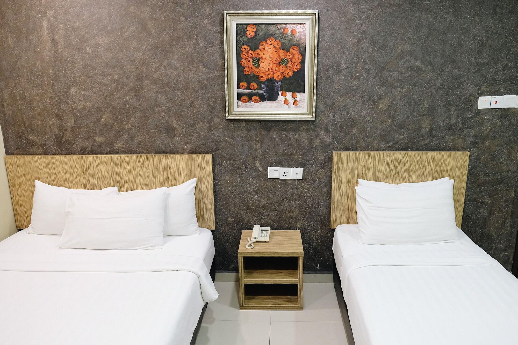 Era Plus Hotel Seri Kembangan Kültér fotó