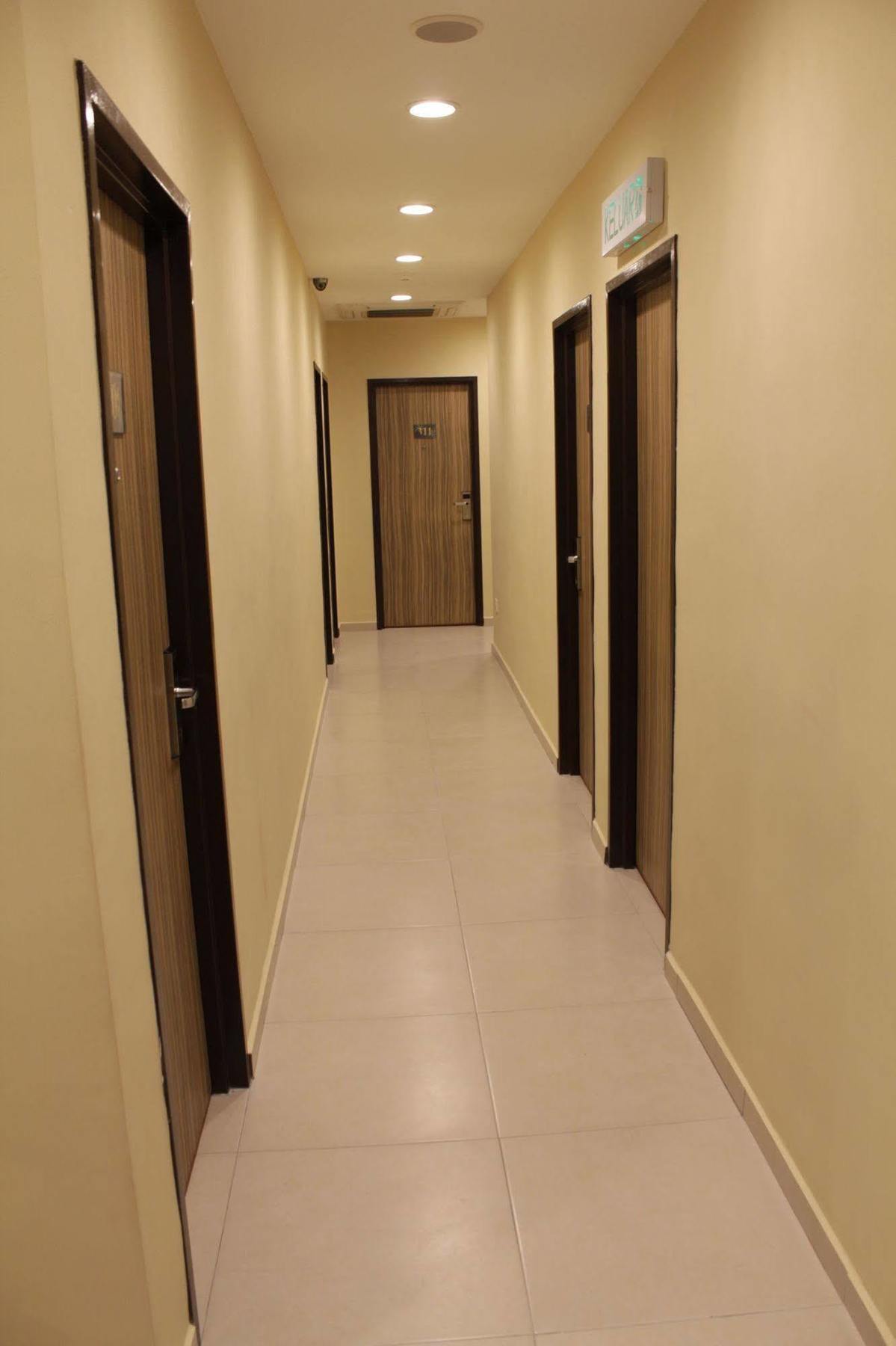 Era Plus Hotel Seri Kembangan Kültér fotó